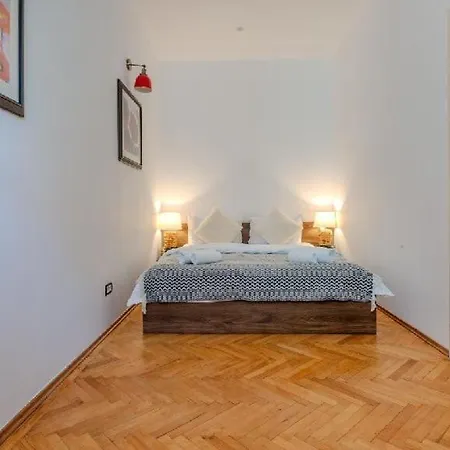 Nest Brasov-ground Floor Flat Apartment Brasov