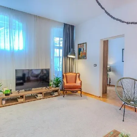 Nest Brasov-ground Floor Flat Brasov
